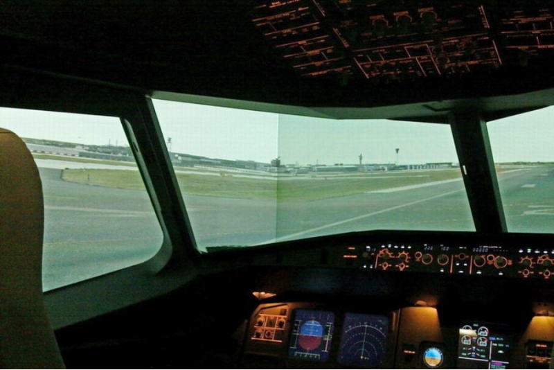 Trening na symulatorze lotniczym Airbus A320 w Gdańsku