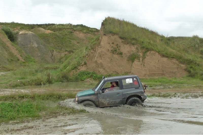 Dwugodzinna terenowa jazda 4x4 off-road za kierownicą