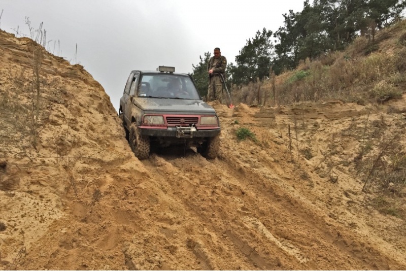 Dwugodzinna terenowa jazda 4x4 off-road za kierownicą