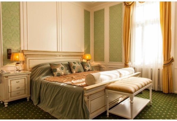 Nocleg w eleganckim pokoju Szmaragd w hotelu „TB Hotel & SPA”