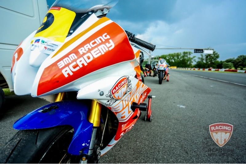Szkolenie z doskonalenia jazdy własnym motocyklem z 3MM Racing Academy