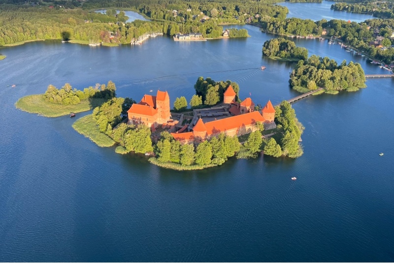 Poranny lot balonem w Wilnie lub Trokach z „Oreivystės centru”