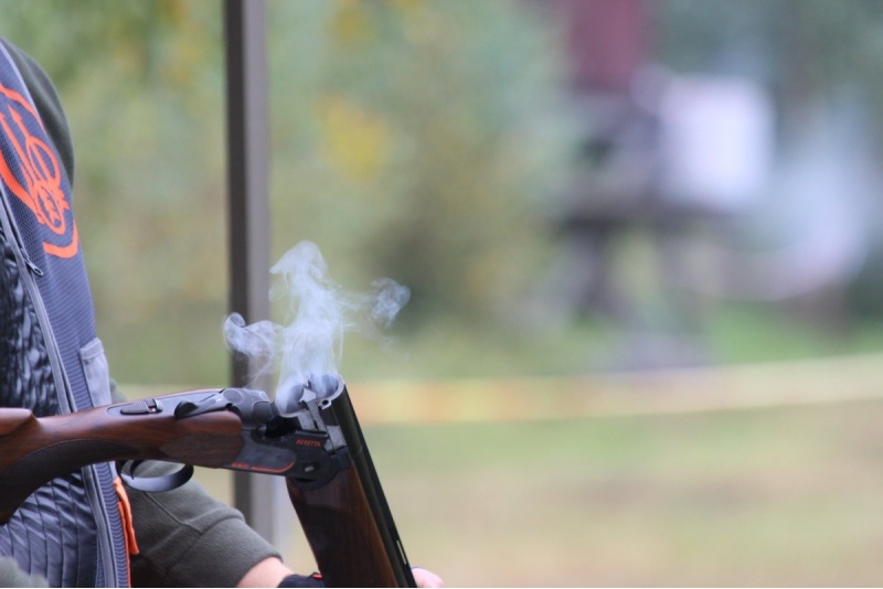 Strzelanie w latające talerze w strzelnicy „Shooting Club“ na Litwie