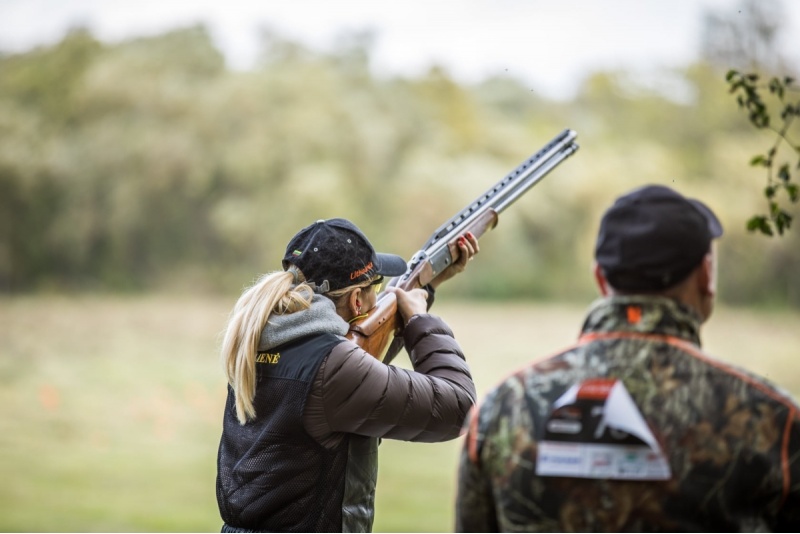 Strzelanie w latające talerze w strzelnicy „Shooting Club“ na Litwie