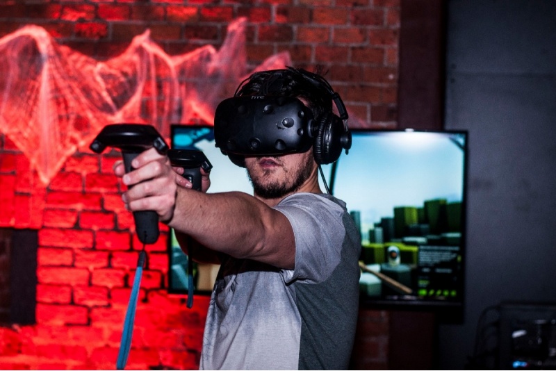 Godzinna przygoda w Wirtualnym Świecie VR Studio w Krakowie