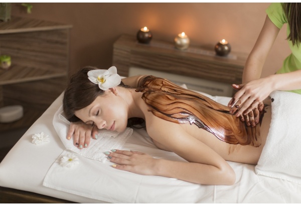 Masaż gorącą czekoladą w salonie Etna SPA w Zielonej Górze