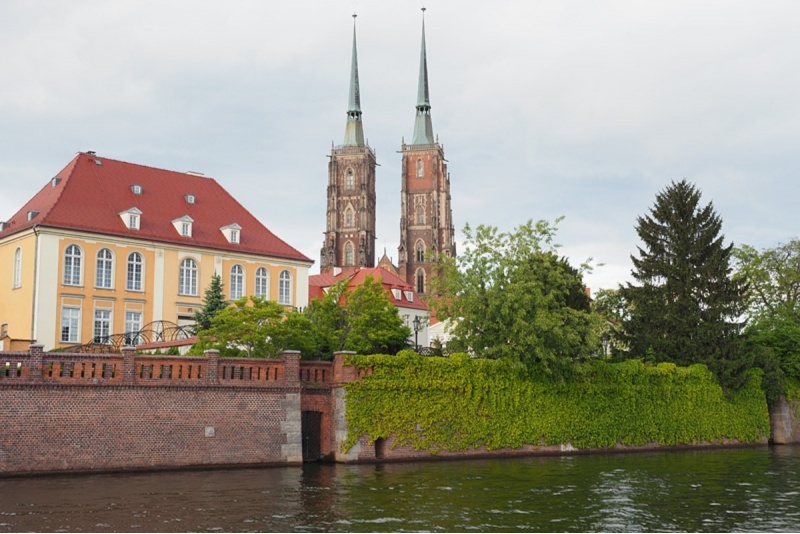 Rejs statkiem pasażerskim na wyłączność dla przyjaciół we Wrocławiu