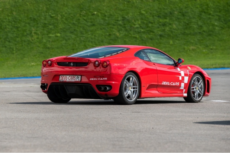 Przejażdżka za kierownicą samochodu Lamborghini Gallardo lub Ferrari F430 na torze Głównym Poznań