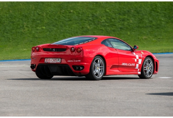 Przejażdżka za kierownicą samochodu Lamborghini Gallardo lub Ferrari F430 na torze Głównym Poznań