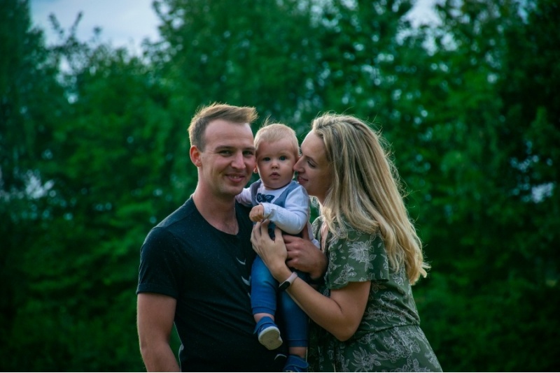 Rodzinna sesja zdjęciowa w plenerze z Anną Potępa Photography