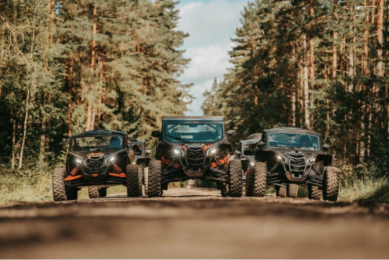 Ekstremalna przejażdżka buggy z mistrzem Dakaru Rokasem Bačiškasem w Tauragach