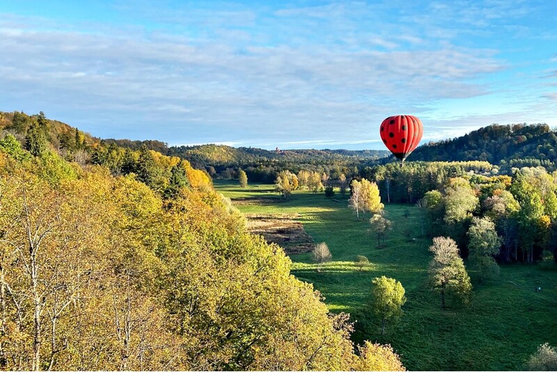 Lot balonem BizBizMārīte w Jełgawie, Bausce lub Rundāle od "GaisaBaloni.lv"