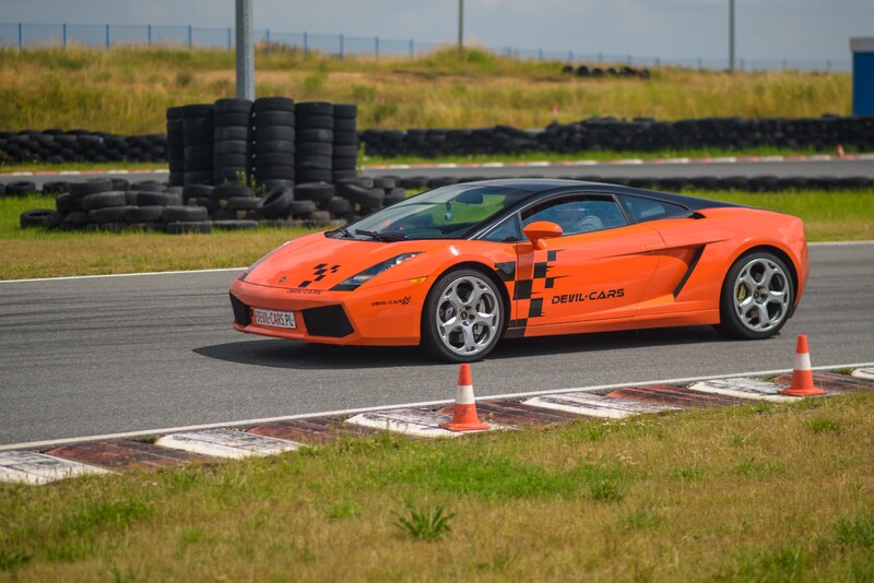 Pojedynek: Lamborghini Gallardo vs KTM X-BOW z Devil Cars