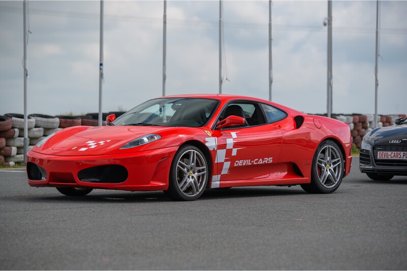 Pojedynek: Ferrari F430 vs KTM X-BOW z Devil Cars