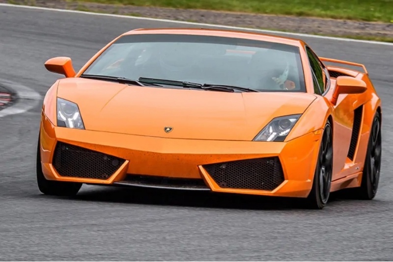 Jazda Lamborghini Gallardo lub Ferrari F430