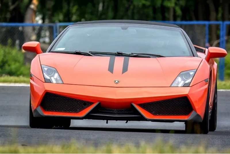 Jazda Lamborghini Gallardo lub Ferrari F430