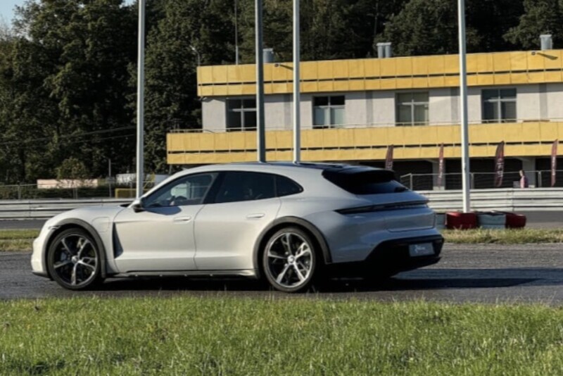Jazda za kierownicą Porsche Taycan
