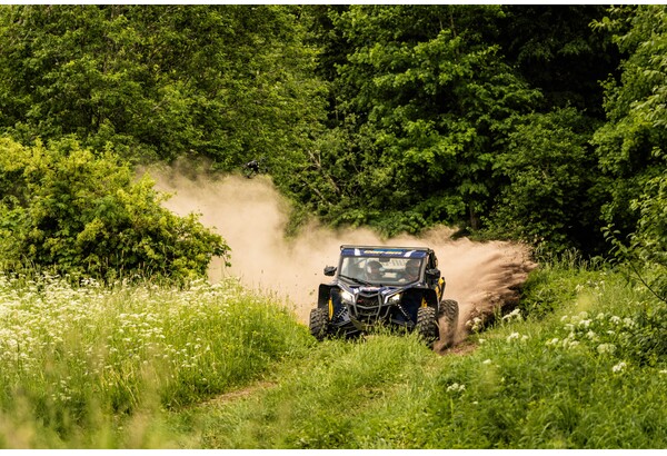 Zostań kierowcą buggy i nawigatorem Rokasa Baciuški
