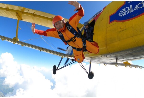 Skok ze spadochronem „Static Line” dla początkujących w Dyneburgu