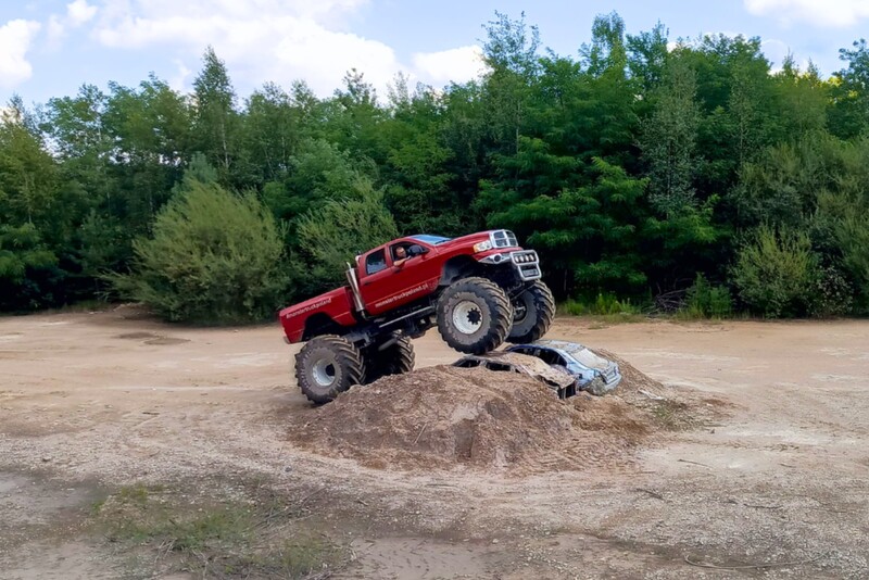 Tarowanie wraków Monster Truck