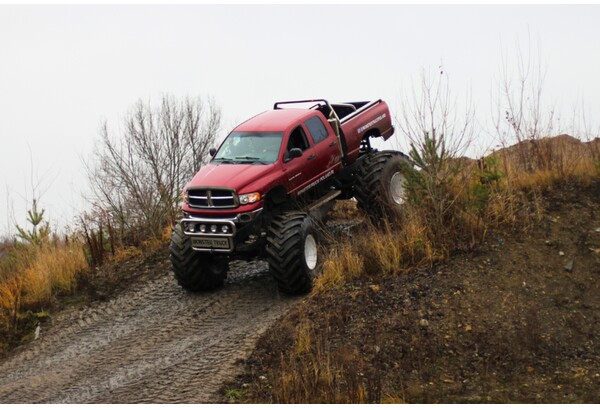 Jazda w roli pasażera Monster Trucka
