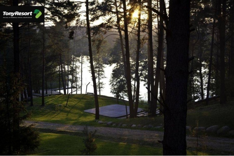 Nocleg z sauną i kolacją w prywatnym domku dla dwojga w „TonyResort”