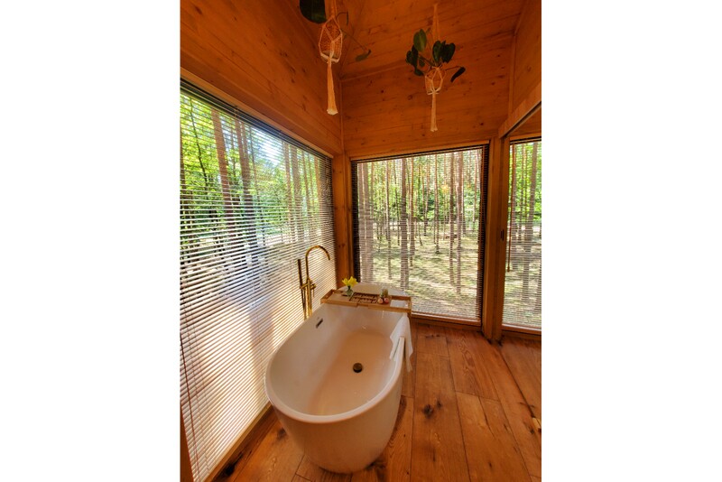Romantyczny pobyt w dowolnym domku na drzewie Tree Houses