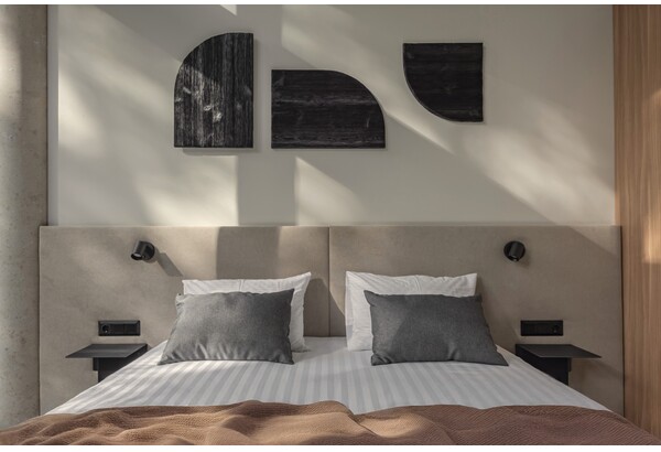 Nocleg ze śniadaniem dla 2 osób w hotelu „LAJOS” w Birsztanach