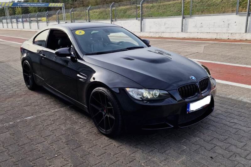 Jazda BMW M3 E92 jako pasażer po profesjonalnym torze wyścigowym