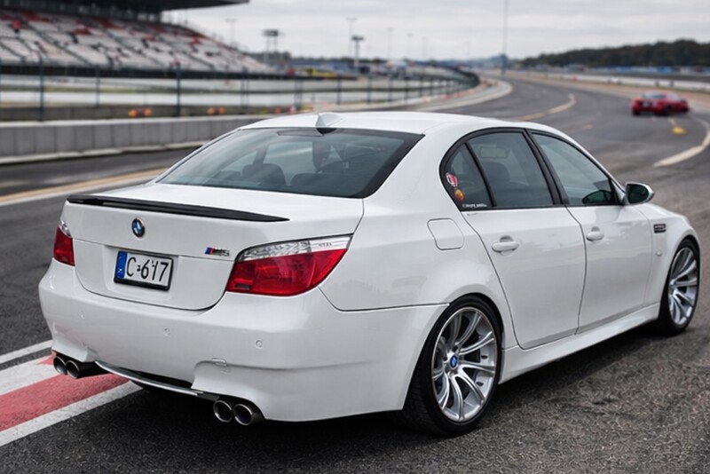 Co-drive BMW M5 V10