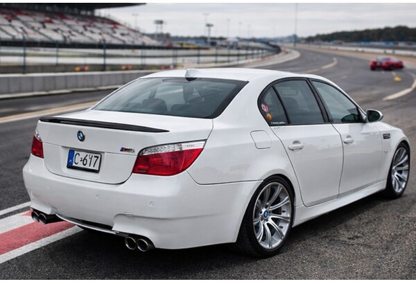 Co-drive BMW M5 V10