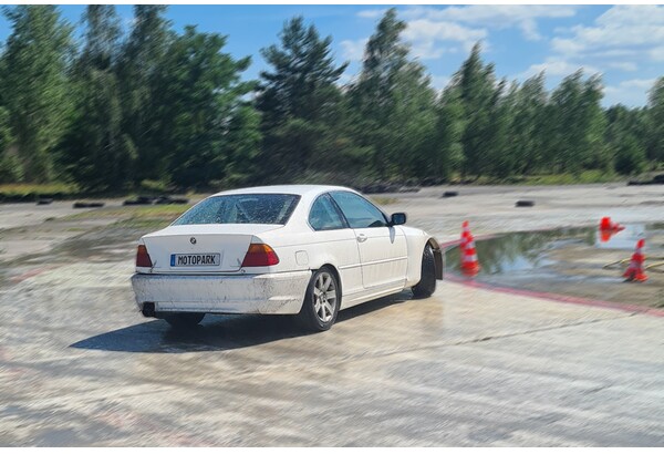 Nauka driftu w Józefowie