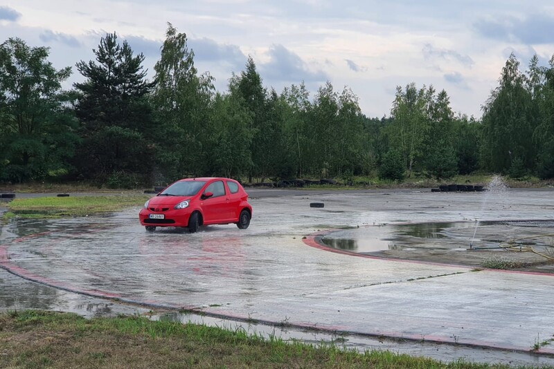 Nauka driftu w Józefowie