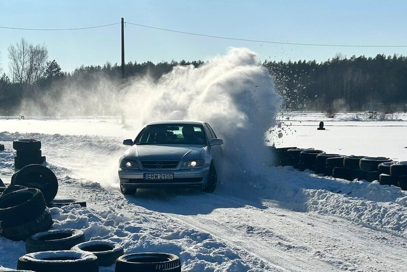 Nauka driftu w Józefowie