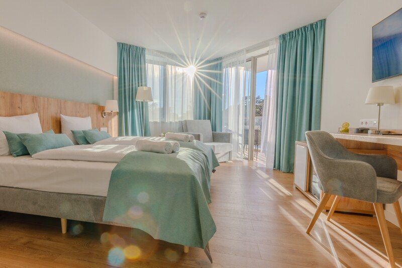 Wypoczynek nad morzem z obiadokolacją w Pinea Resort dla dwojga