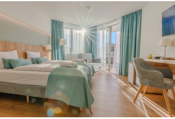 Wypoczynek nad morzem z obiadokolacją w Pinea Resort dla dwojga