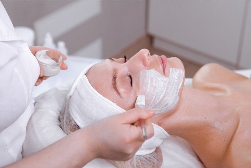 Peeling chemiczny z maską w Poznaniu