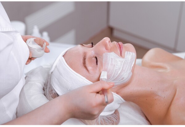 Peeling chemiczny z maską w Poznaniu