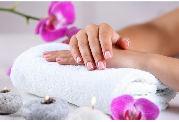 Manicure klasyczny z malowaniem w Baltica Wellness & SPA