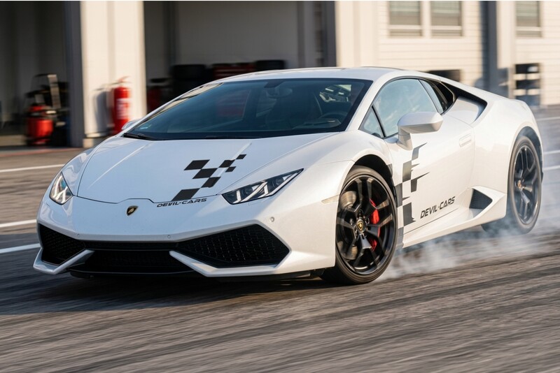 Przejażdżka za kierownicą samochodu Lamborghini Huracan na torze Poznań Główny