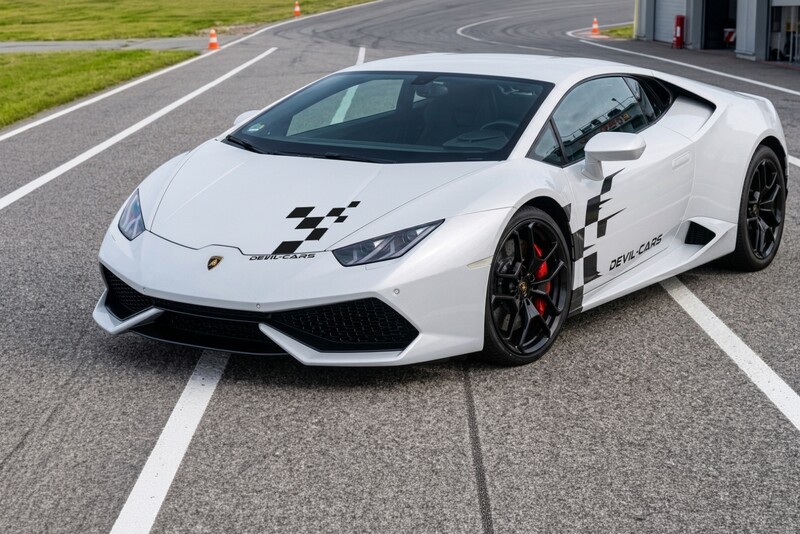 Przejażdżka za kierownicą samochodu Lamborghini Huracan w wybranym mieście