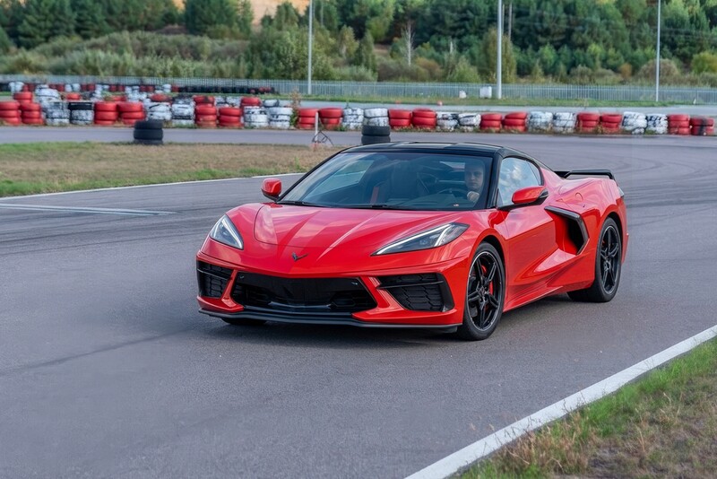 Przejażdżka za kierownicą samochodu Chevrolet Corvetta C8 na torze Poznań Główny