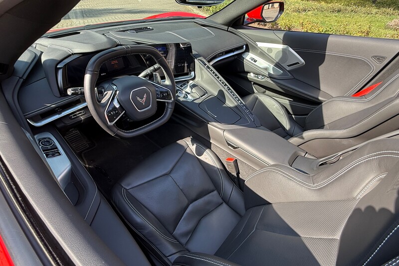 Przejażdżka za kierownicą samochodu Chevrolet Corvetta C8 na torze Poznań Główny