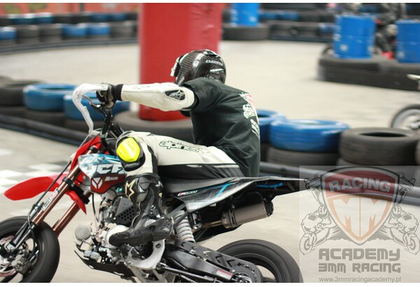Jazda motocyklem Pit Bike z 3MM Racing Academy