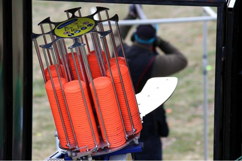 Strzelanie w latające talerze w strzelnicy „Shooting Club“ na Litwie