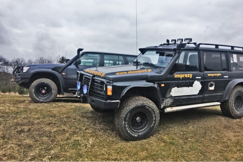 Szkolenie z jazdy samochodem terenowym Nissan Patrol GR nieopodal Warszawy