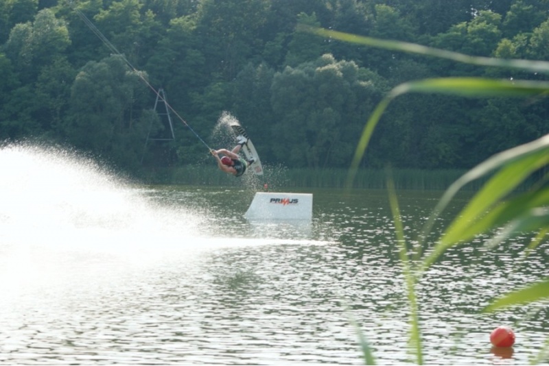 Lekcja wakeboardingu nad jeziorem Biezdruchowo
