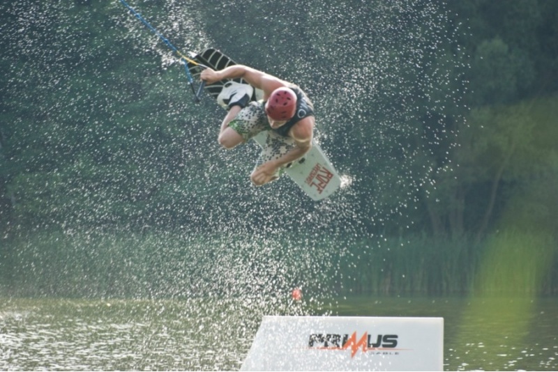 Lekcja wakeboardingu nad jeziorem Biezdruchowo
