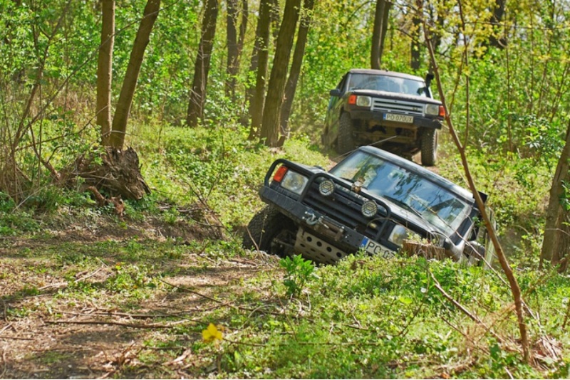 Jazda off road z nawigacją za kierownicą samochodu w Poznaniu