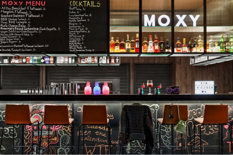 Bon podarunkowy do hotelu „Moxy Kaunas Center”.